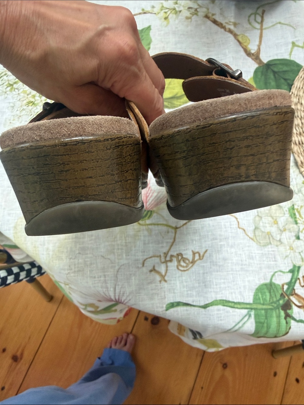 Dansko Mary Jane clog
Size 36
Honey color.
Very good condition - Picture 5 of 7